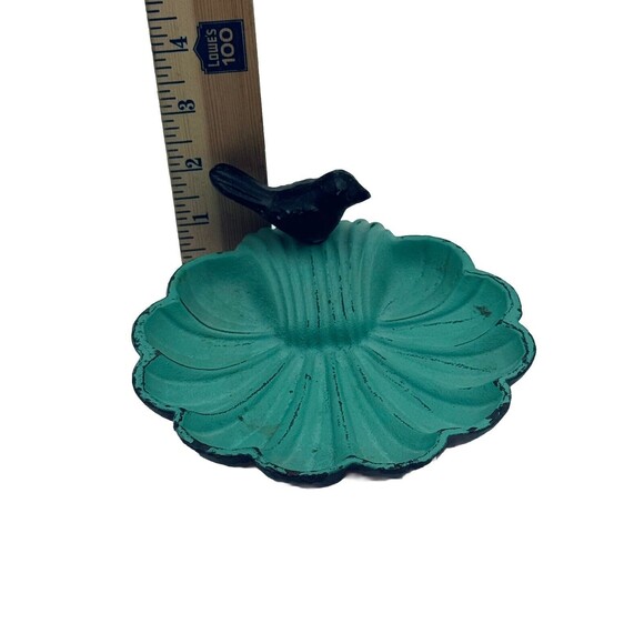 Cast Iron Scalloped Shell with Perched Bird Soap Holder Jewelry Change Keys Tray - Picture 7 of 9
